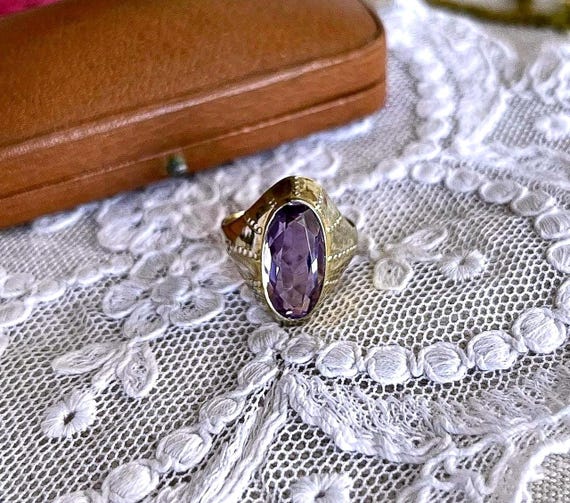 Mid Century Modern 9k Yellow Gold Amethyst Cocktail Ring