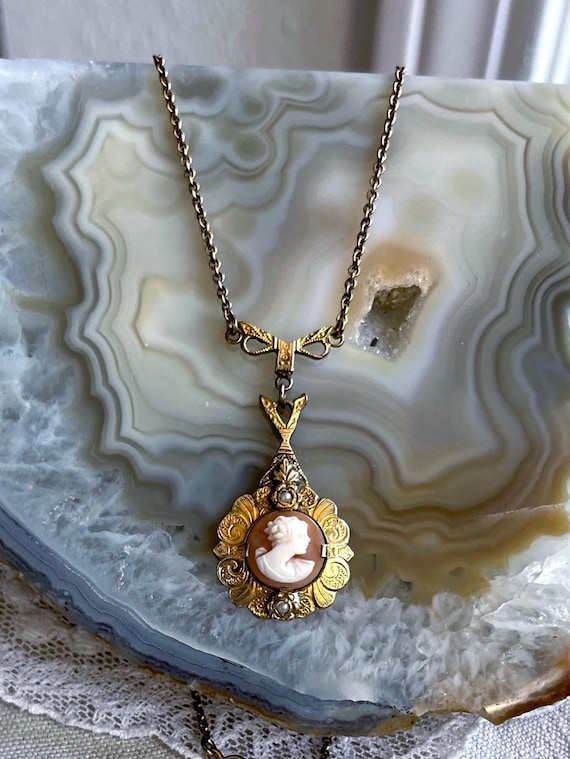 Antique Late Victorian Aesthetic Gold Pinchbeck Conch Shell Cameo genuine Seed Pearl accented Y Lavaliere Necklace