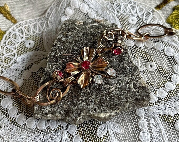 Romantic vintage 1930s-40s Sterling Silver Gold Rolled Vermeil faceted Paste Stone accented lovely stamped Floral Motif Link Bracelet