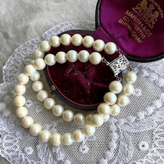 Sophisticated vintage Sterling silver Luminous Majorica Pearl accented sublime hallmarked two row Pearl Bracelet