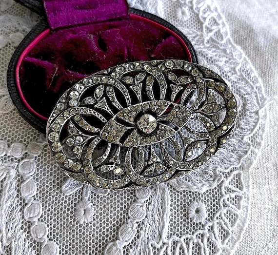 Dazzling antique Edwardian Sterling Silver brilliant faceted Paste Stone accented exquisite statement Brooch