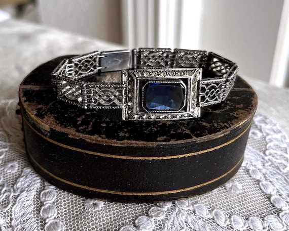 Wells vintage Art Deco Sterling Silver Rhodium plated brilliant Sapphire Blue and White faceted Paste Stone hallmarked Bracelet