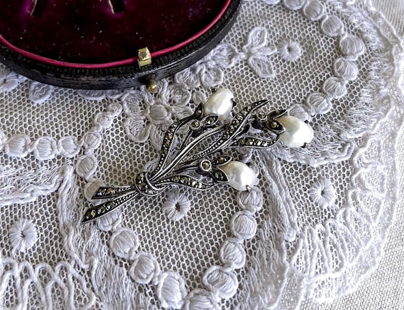 Vintage Edwardian Revival 800 Silver genuine Dog Tooth Pearl faceted Marcasite Floral Spray Brooch