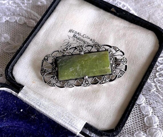 Fine vintage Art Deco Sterling Silver genuine sugarloaf Nephrite Jade brilliant Marcasite accented timeless hallmarked Statement Brooch