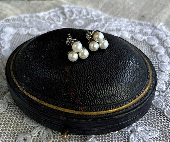 Romantic vintage demure 14K White Gold luminous genuine Cultured Pearl Triplet lovely hallmarked pierced Earrings
