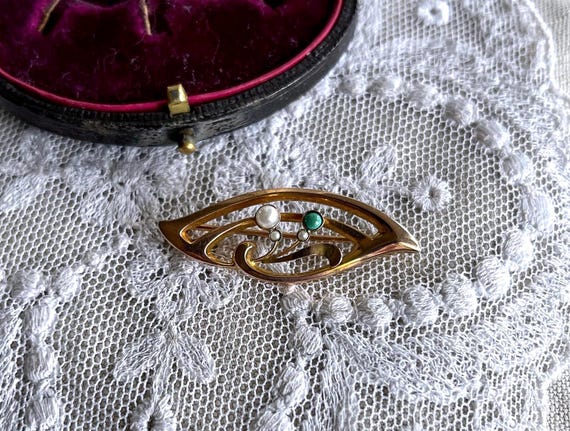 Fine antique Art Nouveau 9K Yellow and Rose Gold genuine Seed Pearl and Peking Glass accented lovely hallmarked Lapel Brooch