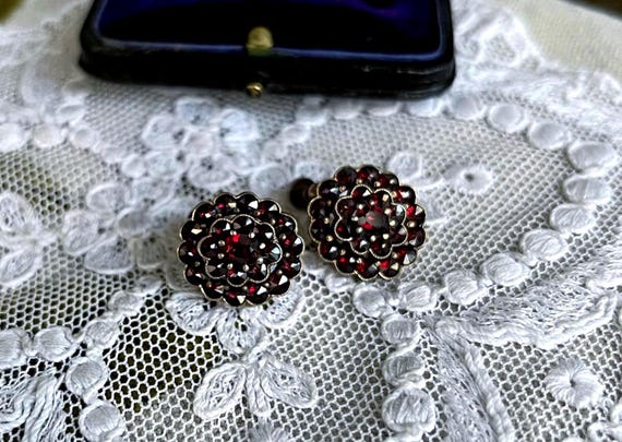 Elegant vintage Bohemian Victorian Revival Gold Rolled 900 Silver genuine Rose Cut Garnet stamped Screw back Cluster Earrings
