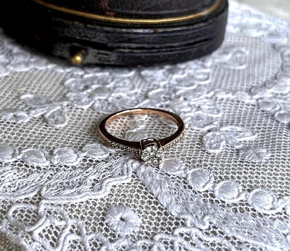 Lovely vintage sparkling solid 10K Rose Gold faceted Moissanite accented hallmarked size 5 Cluster Engagement Ring