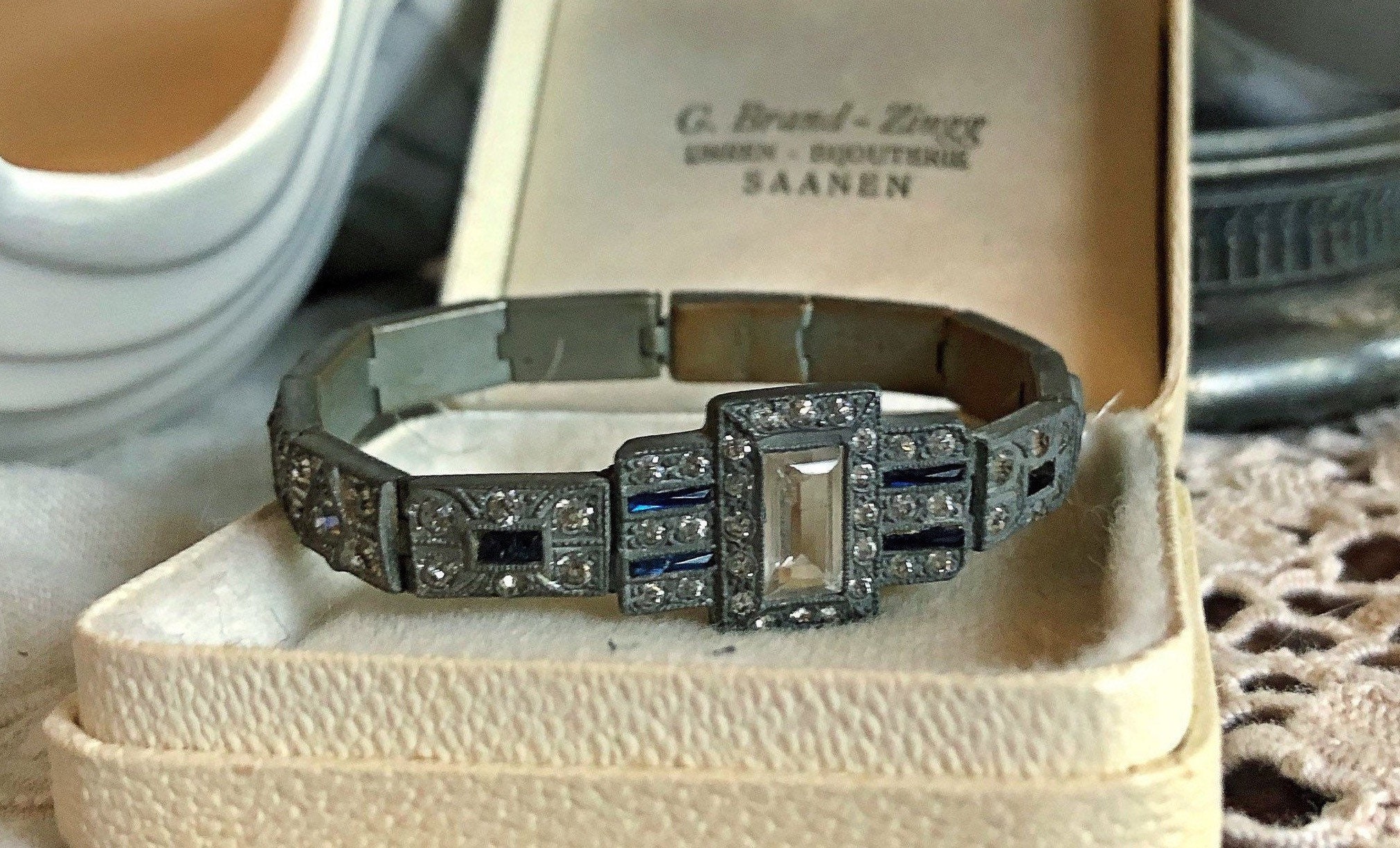Classic 1930s Art Deco Nov E Line rhodium base metal brilliant faceted Paste Rhinestone accented signed vintage link Bracelet