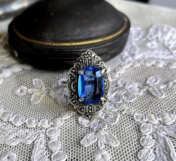 Pristine antique 1920s Art Deco Sterling Silver dazzling Sapphire Blue faceted Paste Stone Marcasite accented stamped size 6 Statement Ring