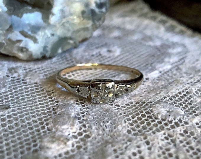 Antique Victorian Aesthetic 14K White and Yellow Gold genuine faceted Diamond elegant Floral Motif stamped size 8 Engagement Ring