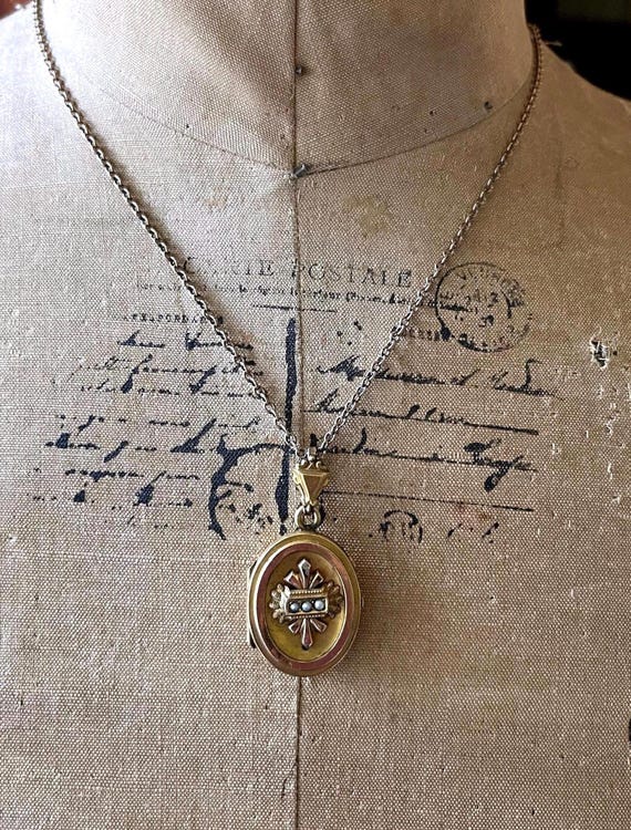 Antique Victorian Gold Filled Pinchbeck genuine Seed Pearl accented lovely ornate Locket Pendant Necklace