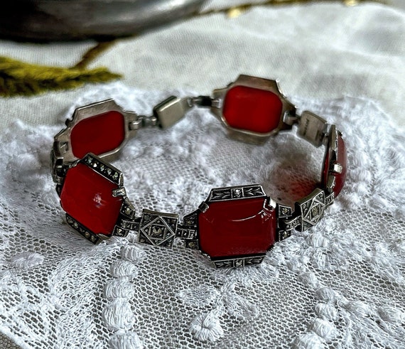 Rare stunning 1930s NOV-E-LINE Art Deco Sterling Silver genuine Carnelian Stone faceted Marcasite accented hallmarked Link bracelet
