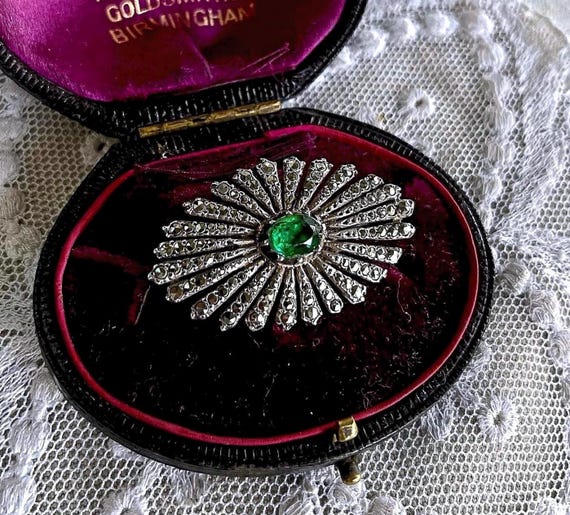 Antique Art Deco Sterling Silver Marcasite Brooch: Emerald Green Paste Stone Starburst