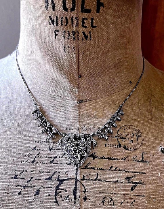 Art Deco Marcasite Collier Necklace: 935 Silver Geometric Pendant