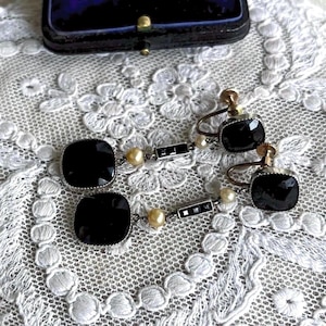 Elegant antique Art Deco 10K Gold and Sterling Silver faceted Black Glass and Pearl accented hallmarked  Screw Back Drop Earrings