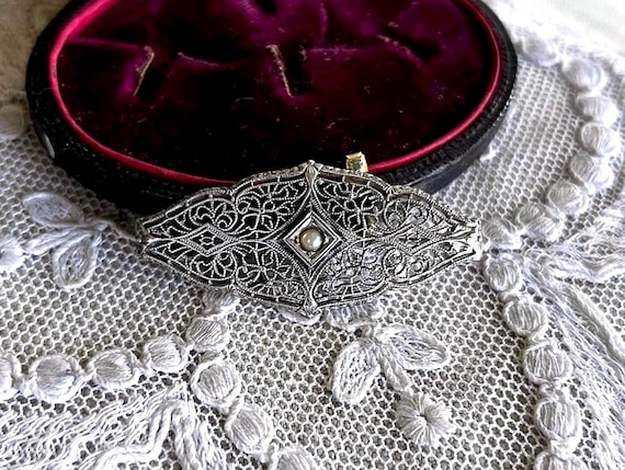 1930s Art Deco Sterling Silver Filigree Brooch: Seed Pearl Lapel Pin