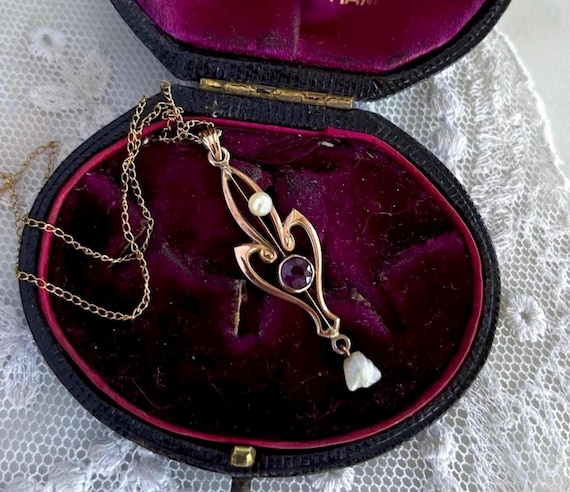 Victorian 10K Rose Gold genuine Rose cut Amethyst Freshwater Pearl accented Pendant Necklace