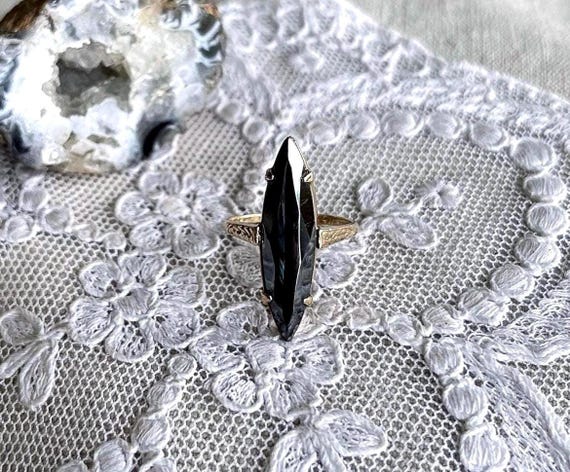 Fabulous vintage Art Deco 10k Yellow Gold faceted Marquis Navette Cut Hematite stone accented hallmarked size 5.5 Cocktail Ring