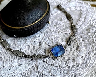 Dainty antique Edwardian Belle Époque Sterling Silver Filigree Luminous faceted Sapphire Blue Paste Stone accented hallmarked Link Bracelet