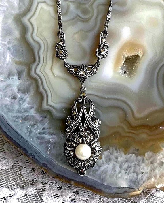 Gorgeous vintage Swedish Art Deco Sterling Silver luminous genuine Cultured Pearl faceted Marcasite accented stamped Y Necklace