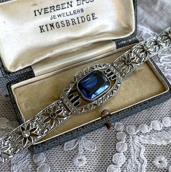 Elegant antique Haute Couture Art Deco Rhodium plated brilliant Sapphire Blue and White faceted Paste Stone gorgeous Heirloom Bracelet