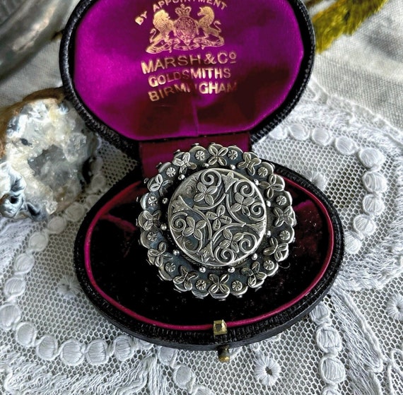 Lovely antique Late Victorian Sterling Silver Scroll work exquisite decorative Statement Brooch
