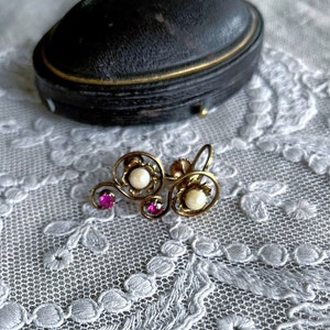 Charming antique Edwardian 10k Yellow Gold genuine Cultured Pearl and faceted Ruby gemstone stamped screw back Earrings