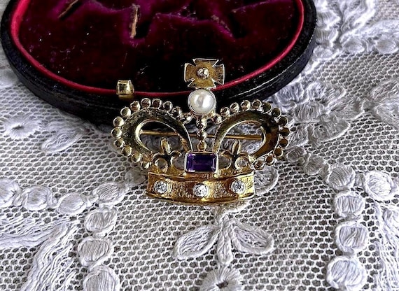 Fine vintage 830 Silver Gold vermeil genuine Diamond, Cultured Pearl and Amethyst Crown Brooch