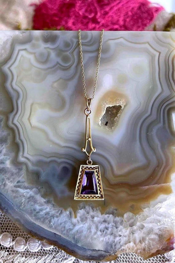 Vintage Art Deco 10K Gold Amethyst Pendant Necklace