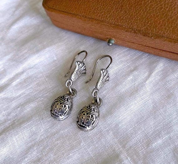 Vintage 1930s Egyptian Revival 800 Silver Scarab Lotus Flower Shepherds Hook Souvenir dangle Earrings