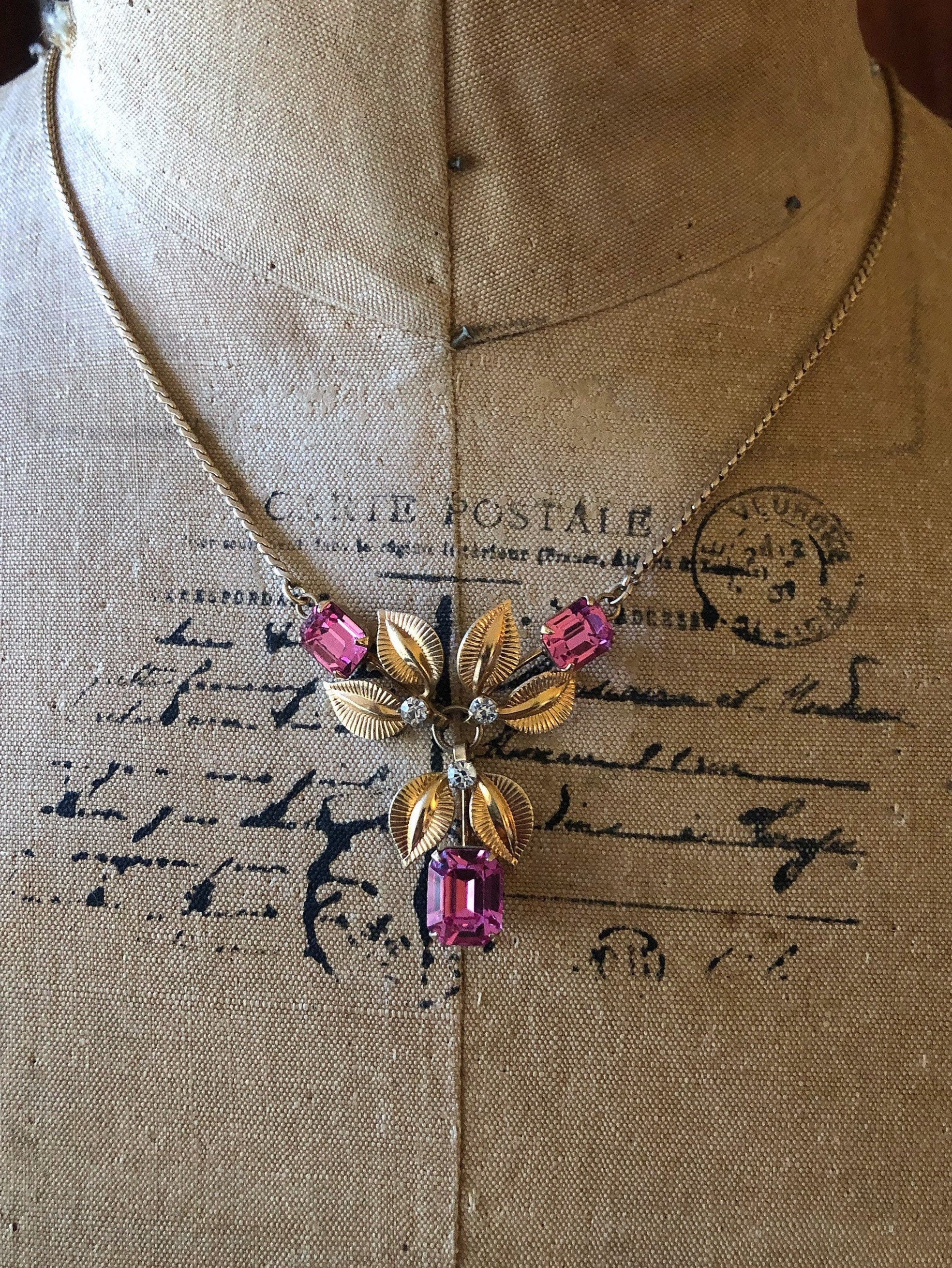 Beautiful vintage Mid Century Van Dell 12k gold filled Leaf Motif faceted Rose pink and Clear Rhinestone accented decorative Necklace Beautiful vintage Mid Century Van Dell 12k gold filled Leaf Motif faceted Rose pink and Clear Rhinestone accented decorative Necklace
