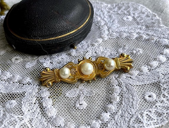 Spectacular vintage Victorian Revival genuine Cultured Pearl 10k Yellow Gold Front brass lovely signed decorative Bar Brooch