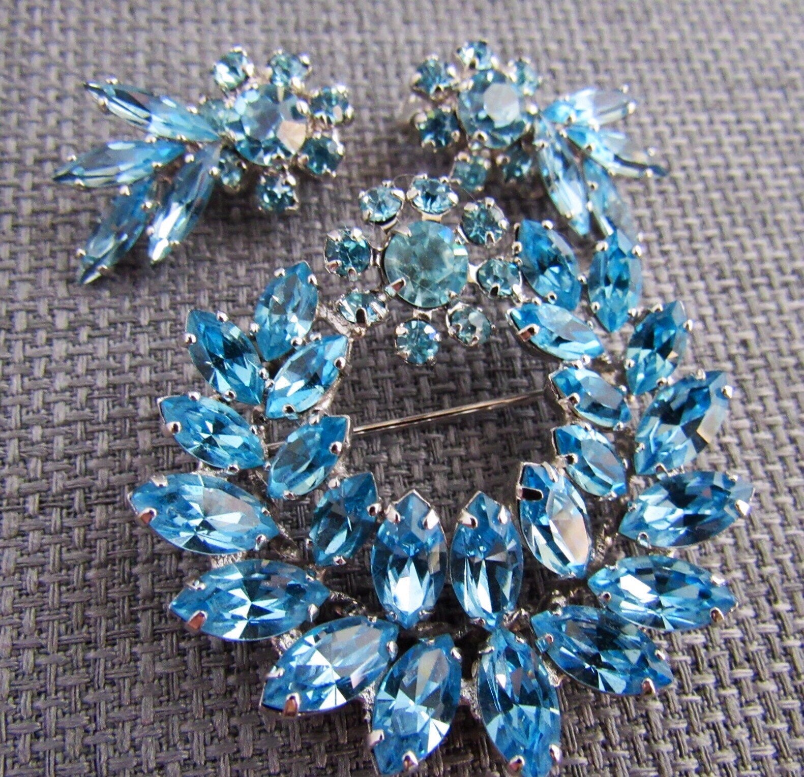 Stunning high end Signed Sherman Cerulean blue Rhinestone brooch