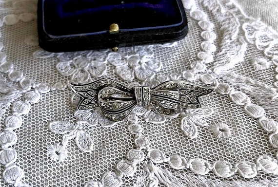 Lovely vintage Art Deco Sterling Silver brilliant faceted Paste Stone accented dainty hallmarked Bow Brooch