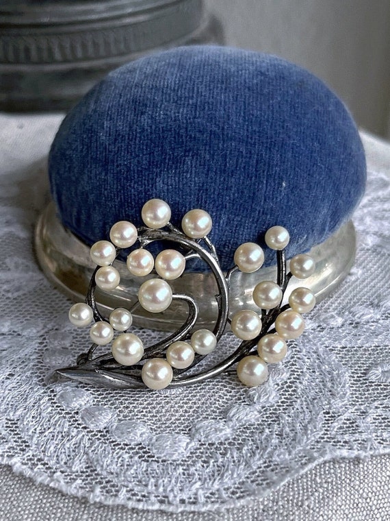 Gorgeous vintage 1940s Japan genuine luminous Akoya Pearl accented beautiful stamped Sterling Silver Floral Motif Spray Brooch