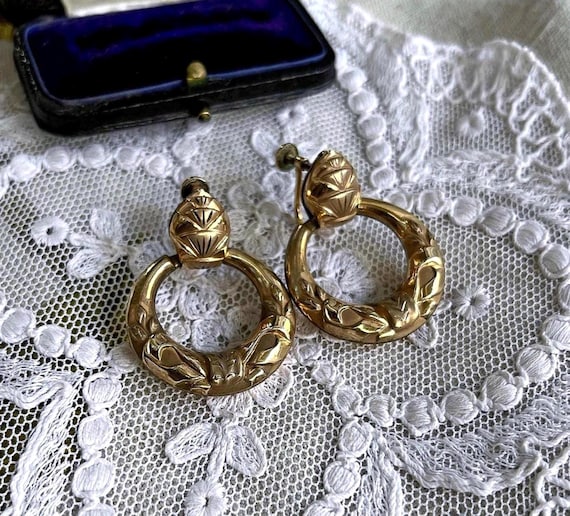 Wonderful vintage Art Deco 1930s 10K Gold decorative hallmarked Screw Back Hoop Earrings