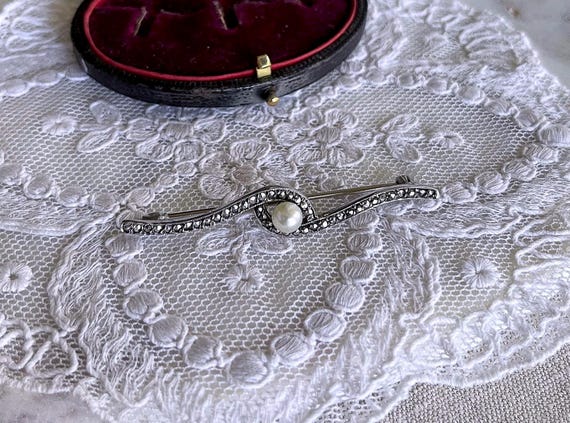 Vintage Art Deco Sterling Silver Majorica Pearl faceted Marcasite accented Lapel Brooch