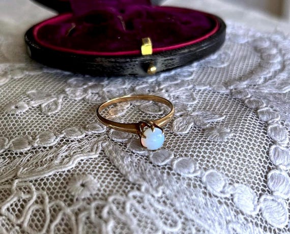 Sublime antique Victorian 14k Gold genuine luminous prong set Opal fine hallmarked size 7.5 Heirloom Solitaire Ring