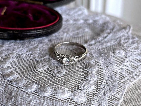 Vintage 10K White Gold CZ Multi Stone Ring, Size 5.5