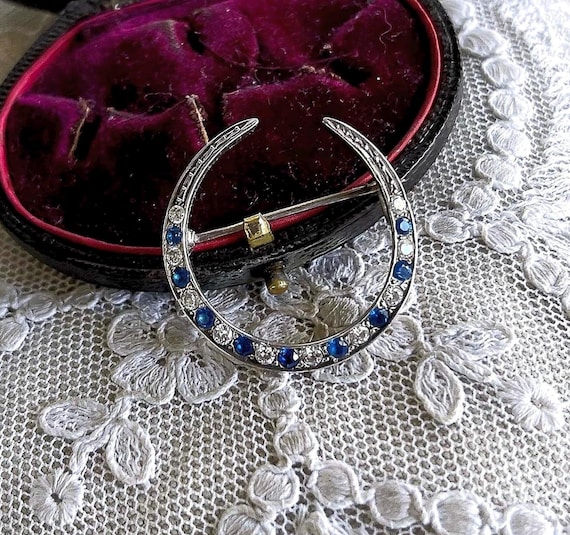 Antique Victorian Revival Sterling Silver Horseshoe Brooch: Sapphire Blue Paste Stones