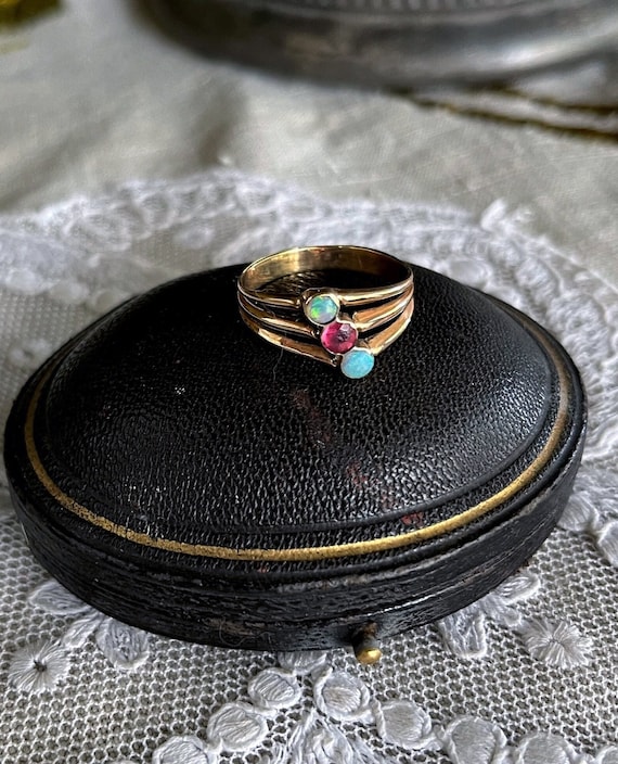 Splendid antique Victorian Aesthetic 10K Rose Gold genuine luminous Ruby and Opal seed beads beautiful size 6 Heirloom Statement Ring