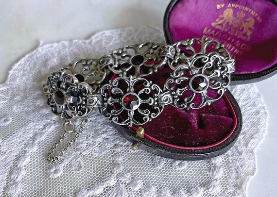 Austrian Blachian Antik Schmuck Astro Hungarian Revival Rose Cut Garnet Sterling Traditional Link Bracelet