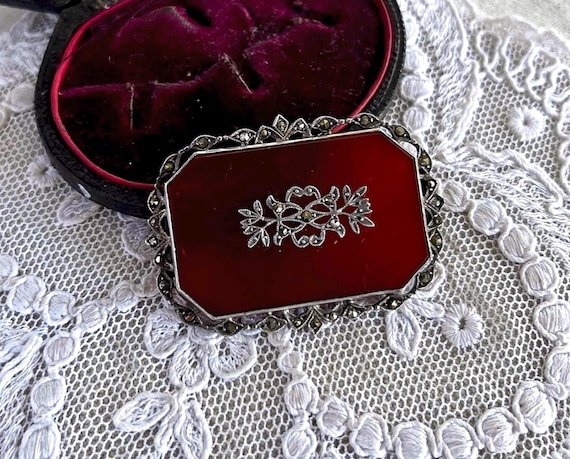 Vintage Art Deco 935 Silver Carnelian Marcasite Brooch