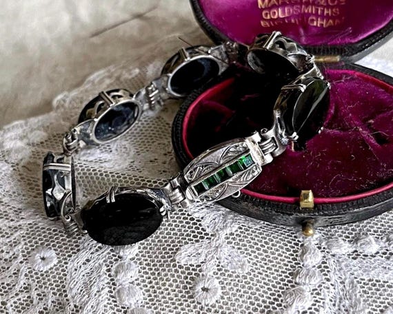 Vintage Art Deco decorative Sterling Silver Obsidian and Paste Stone accented hallmarked link bracelet