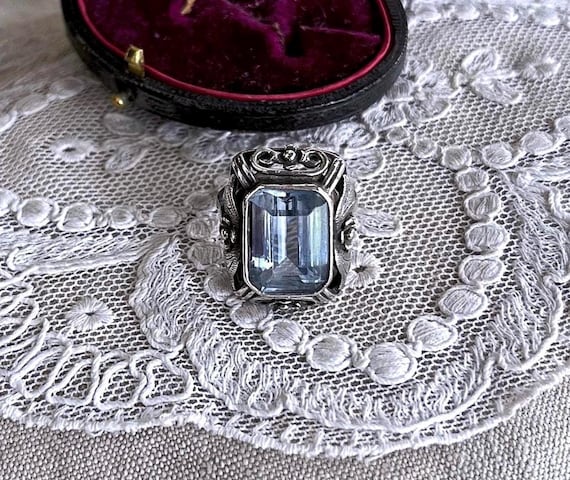 Vintage 835 Silver Blue Topaz Cocktail Ring, Jugendstil Arts & Crafts, Size 7.25