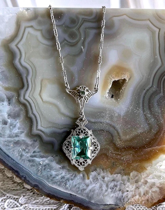Antique Edwardian Belle Époque Sterling Rhodium plated filigree Emerald Green Paste Stone accented Lavaliere Necklace