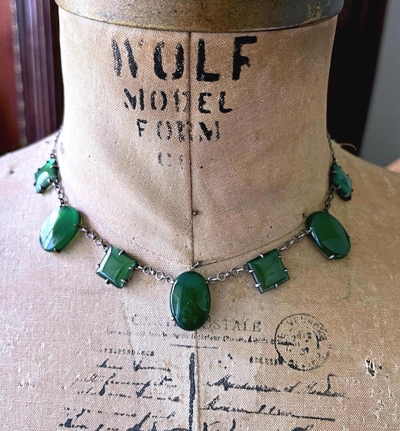 Gorgeous antique Art Deco Sterling Silver genuine Chrysoprase Green Chalcedony timeless hallmarked Collar Necklace