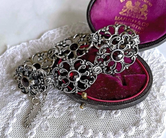 Austrian Blachian Antik Schmuck Astro Hungarian Revival Rose Cut Garnet Sterling Traditional Link Bracelet