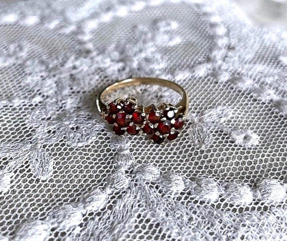 Vintage 10k Yellow Gold Garnet Cluster Ring, Size 7